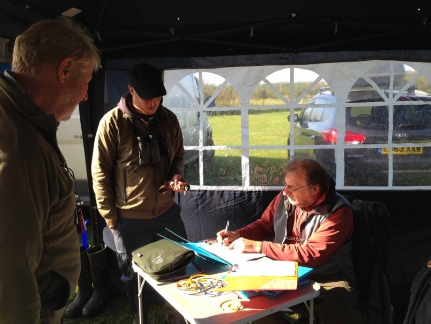 Ringing demo at Filey Bird Observatory © Richard Baines